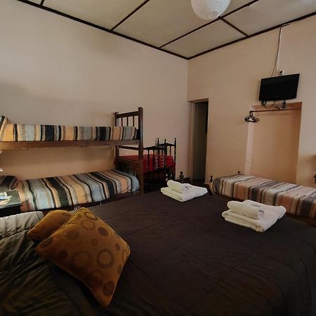 Inti Sayana Hostel Humahuaca Buitenkant foto
