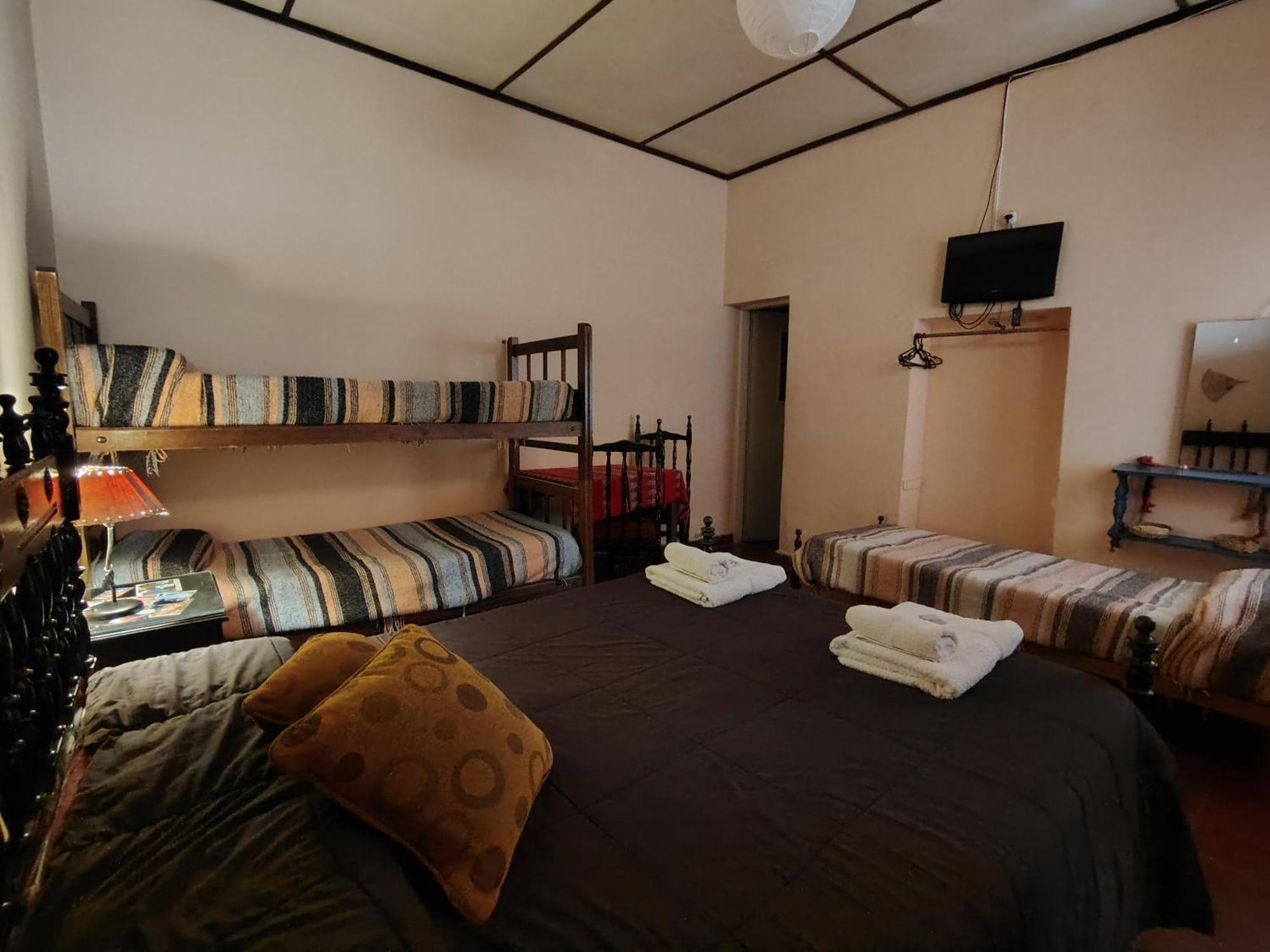 Inti Sayana Hostel Humahuaca Buitenkant foto