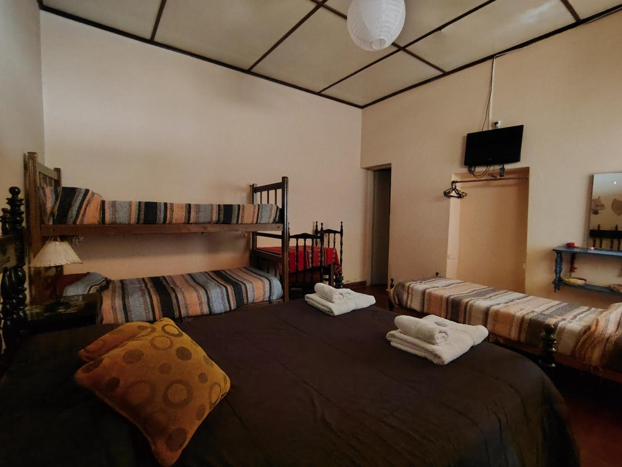 Inti Sayana Hostel Humahuaca Buitenkant foto